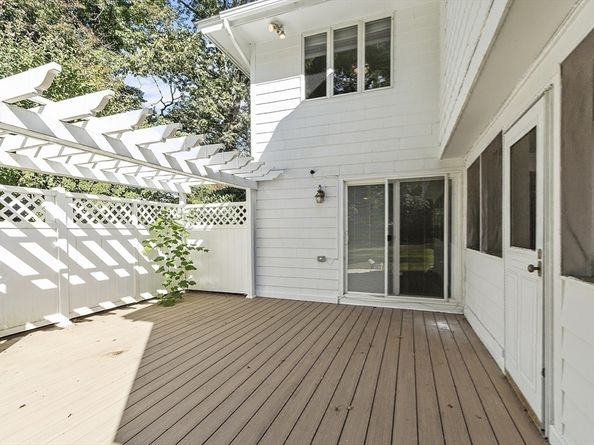 10 Brook St, Chelmsford MA 01824