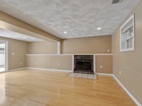 10 Brook St, Chelmsford MA 01824