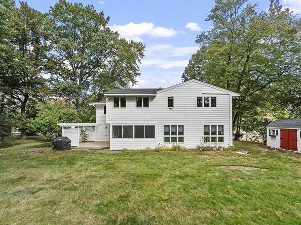 10 Brook St, Chelmsford MA 01824
