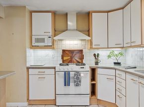 10 Brook St, Chelmsford MA 01824