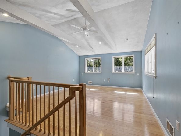 10 Brook St, Chelmsford MA 01824