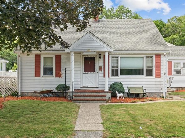 26 E Dexter Ave, Woburn MA 01801