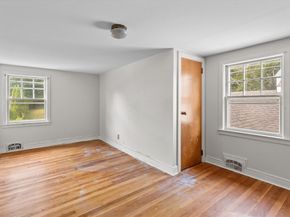 26 E Dexter Ave, Woburn MA 01801