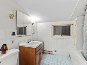 26 E Dexter Ave, Woburn MA 01801