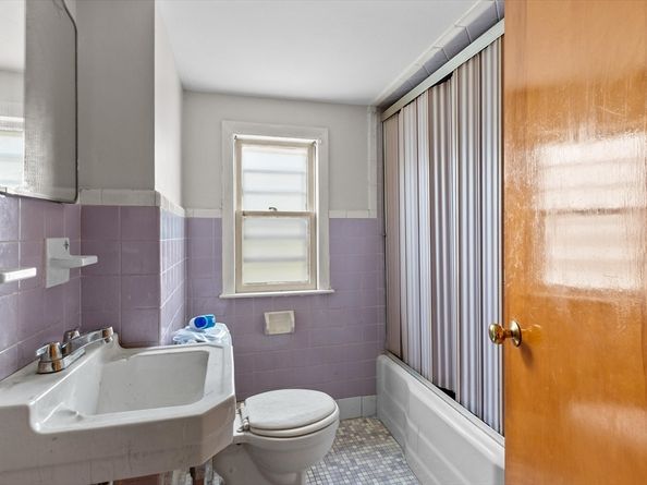 26 E Dexter Ave, Woburn MA 01801