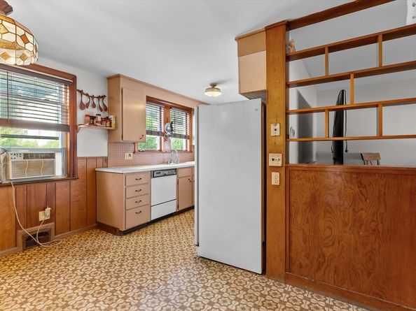 26 E Dexter Ave, Woburn MA 01801