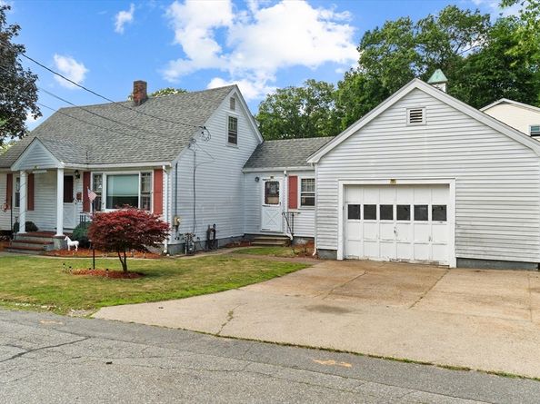 26 E Dexter Ave, Woburn MA 01801