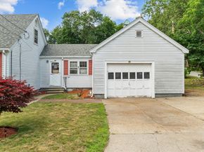 26 E Dexter Ave, Woburn MA 01801