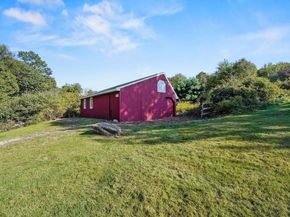 31 Douglas Road, Sutton MA 01590