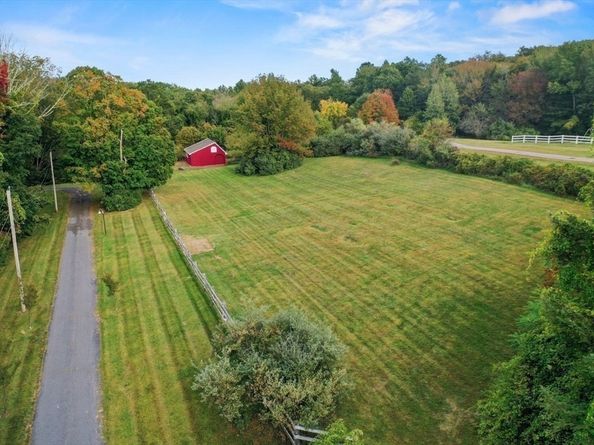 31 Douglas Road, Sutton MA 01590