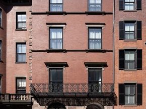 9 Walnut St, Boston MA 02108