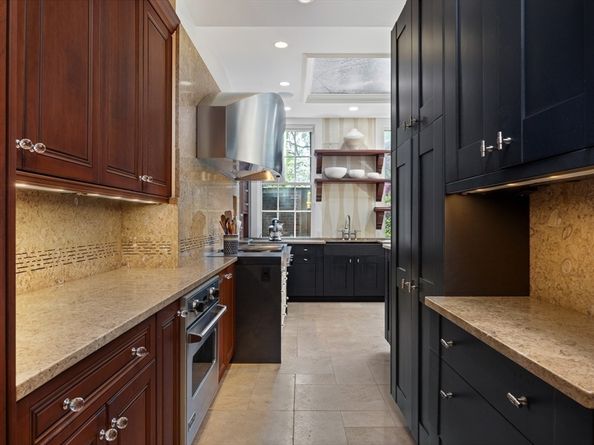 9 Walnut St, Boston MA 02108