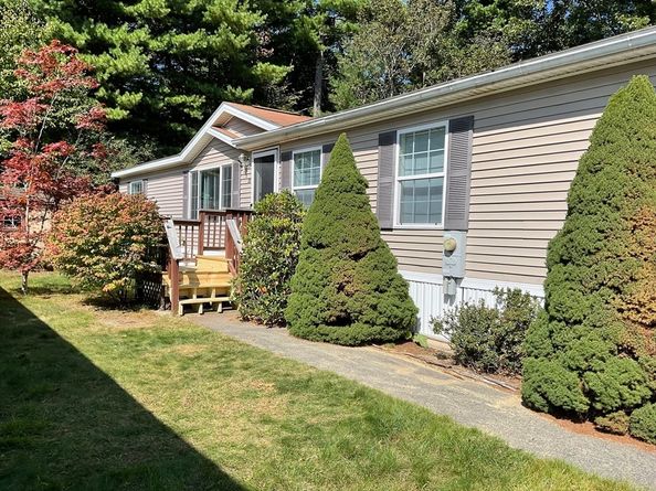22 Medallion Road, Holbrook MA 02343