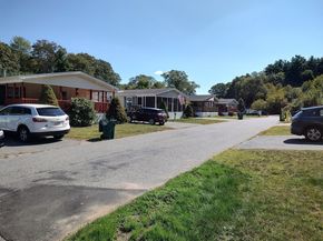 22 Medallion Road, Holbrook MA 02343