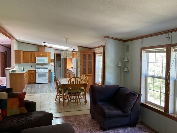 22 Medallion Road, Holbrook MA 02343