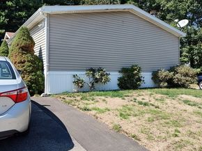 22 Medallion Road, Holbrook MA 02343