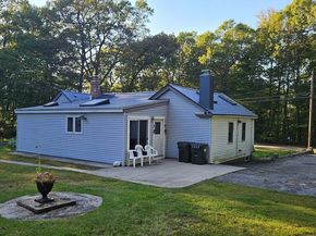 288 High Street, Uxbridge MA 01569