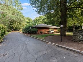 18 Chestnut Pl 18, Brookline MA 02445