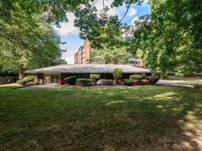 18 Chestnut Pl 18, Brookline MA 02445