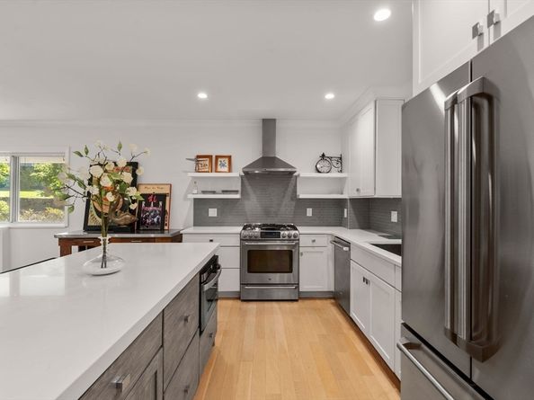 18 Chestnut Pl 18, Brookline MA 02445
