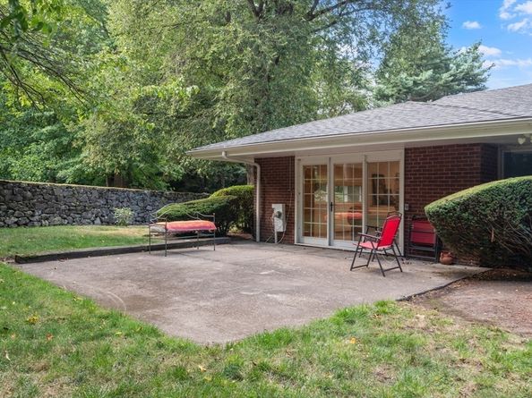 18 Chestnut Pl 18, Brookline MA 02445
