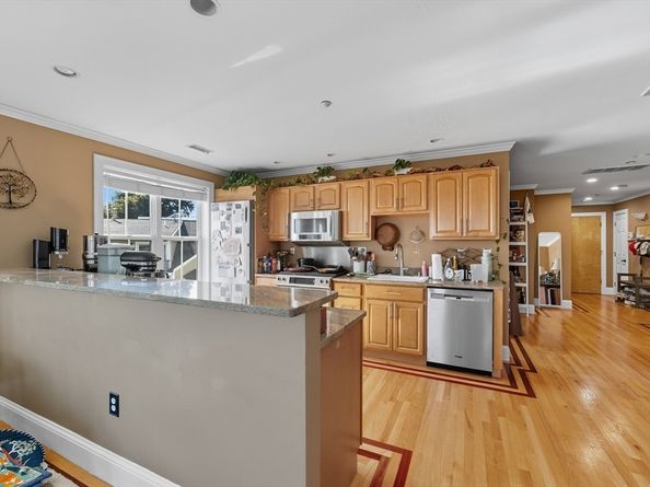 39 Dorchester Street 18, Boston MA 02127