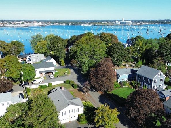 24-26 Knight Ave, Marblehead MA 01945