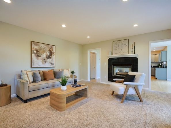 6 Alcott Way, Medfield MA 02052