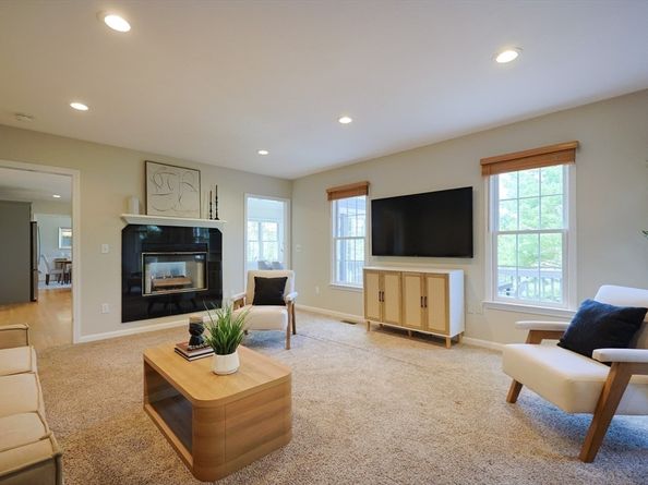 6 Alcott Way, Medfield MA 02052