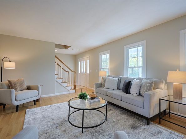 6 Alcott Way, Medfield MA 02052