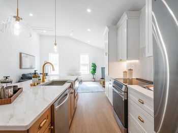 10 Rockland St.