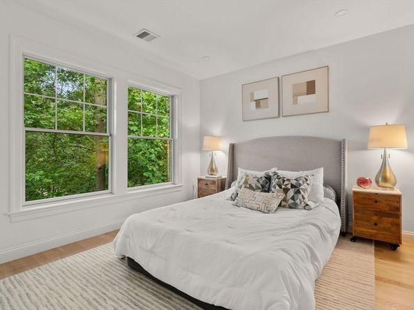85 Naples Rd B, Brookline MA 02446