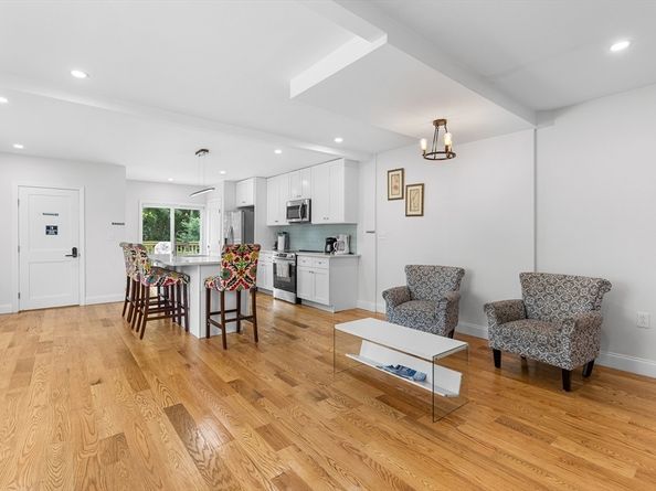 16 N Main St, Avon MA 02322