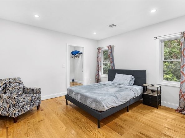 16 N Main St, Avon MA 02322