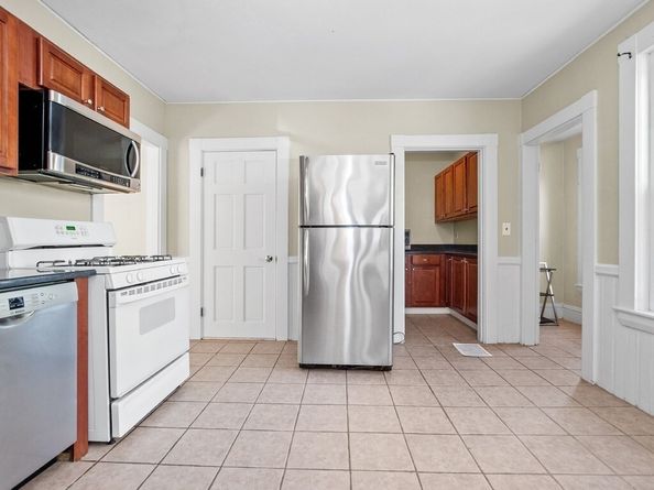 162 Myrtle Street 1, Waltham MA 02453