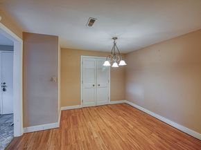 221 Oak St 812, Brockton MA 02301