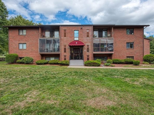 221 Oak St 812, Brockton MA 02301