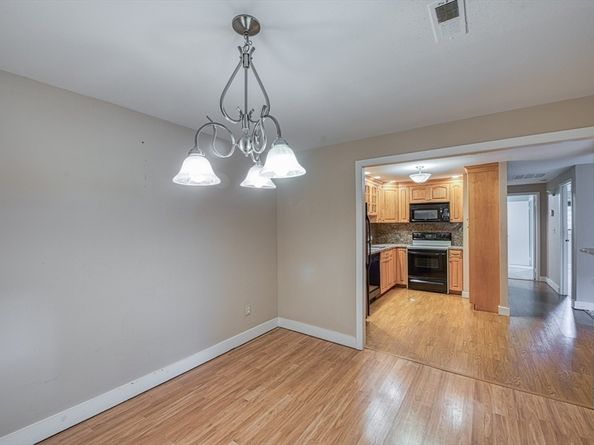 221 Oak St 812, Brockton MA 02301