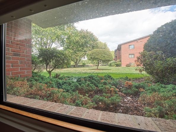 221 Oak St 812, Brockton MA 02301