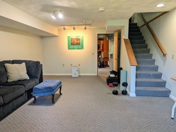 24 Charles St 10, Douglas MA 01516