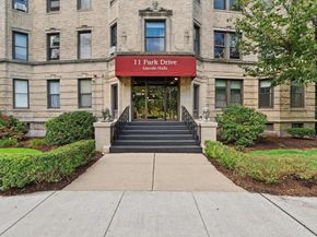 11 Park Drive 28, Boston MA 02215