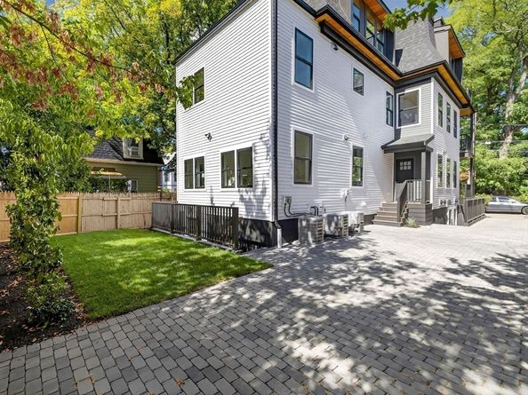 34 Fiske Ave A, Somerville MA 02145