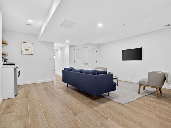 34 Fiske Ave A, Somerville MA 02145