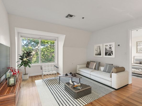 332 Jamaicaway 406, Boston MA 02130