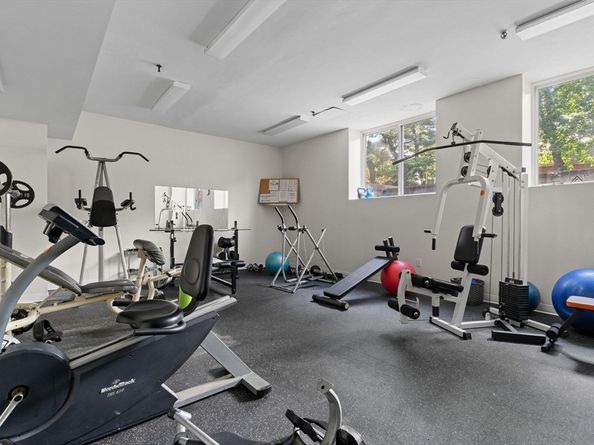 332 Jamaicaway 406, Boston MA 02130