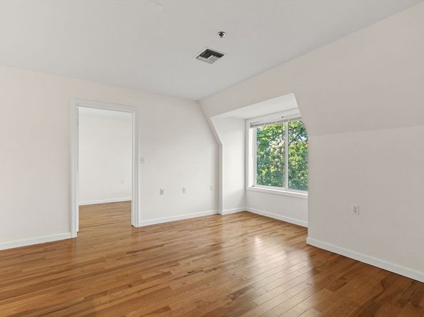 332 Jamaicaway 406, Boston MA 02130