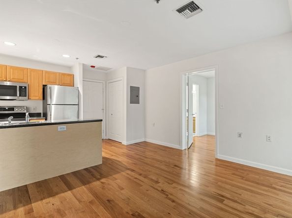 332 Jamaicaway 406, Boston MA 02130