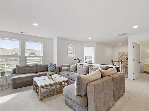 121 White Pond Way 121, Sudbury MA 01776