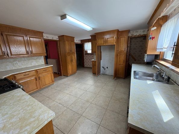 27 Park Ave., Weymouth MA 02190