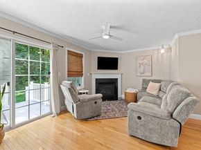 32 Whispering Pine Cir 32, Worcester MA 01606